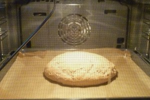 Das fertige Brot im Backofen